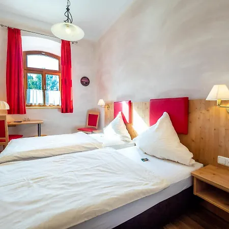 Hotel B-eathouse Eventhotel & Zur Post *